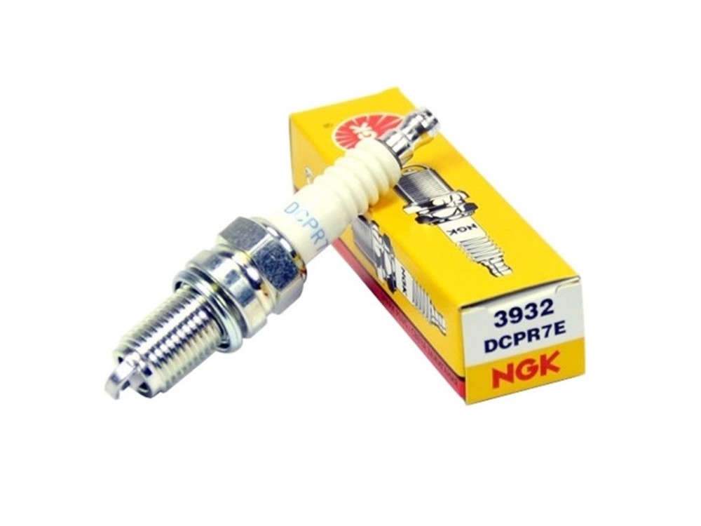 Bougie NGK DCPR7E moto scooter quad Harley Davidson BMW 1200 Masai 300 450