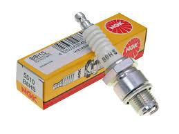 Bougie NGK B8HS moteur 2 temps scooter 50cc MBK Yamaha Aprilia Derbi Peugeot